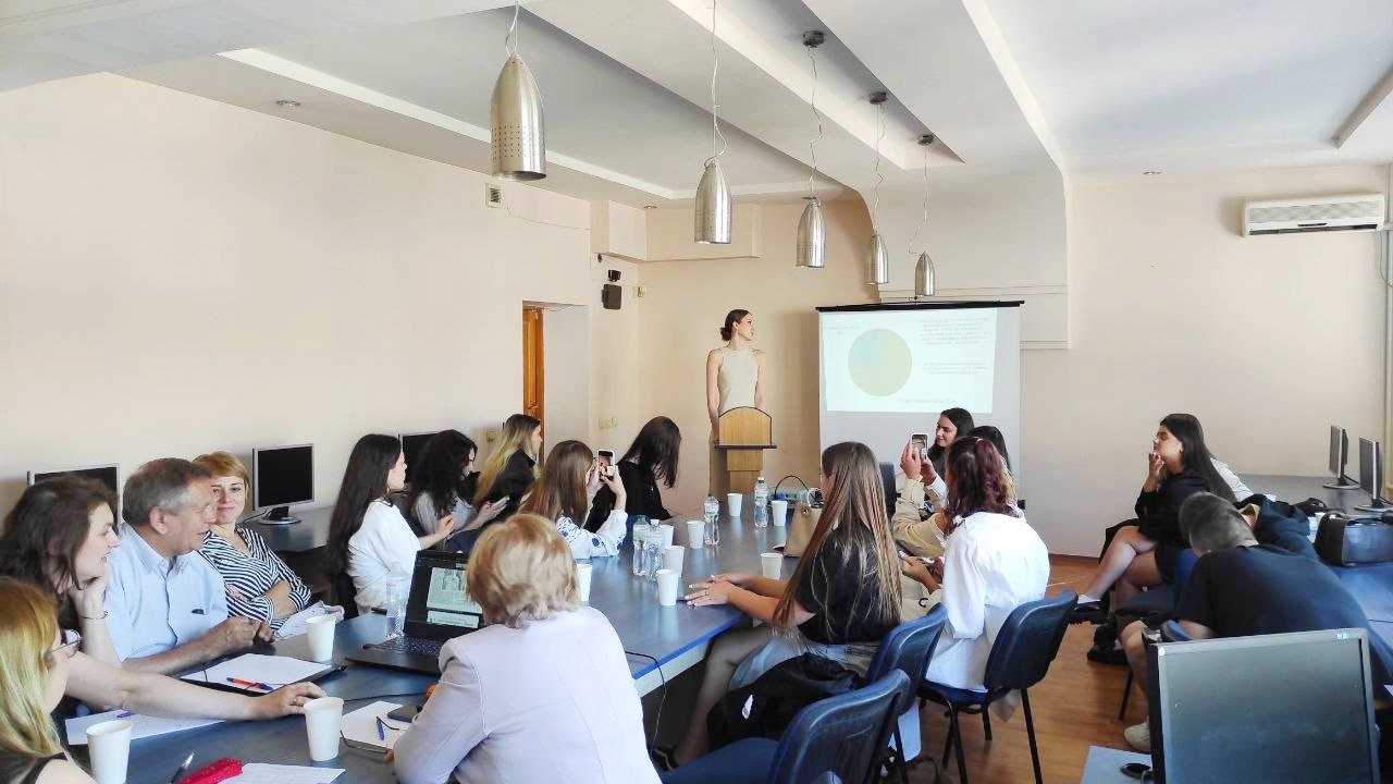 Юлія Полов'юк захищає своє портфоліо